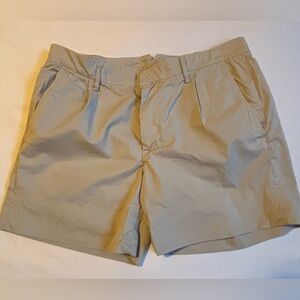 James Perse pleated soft shorts in a greige color. Size 31